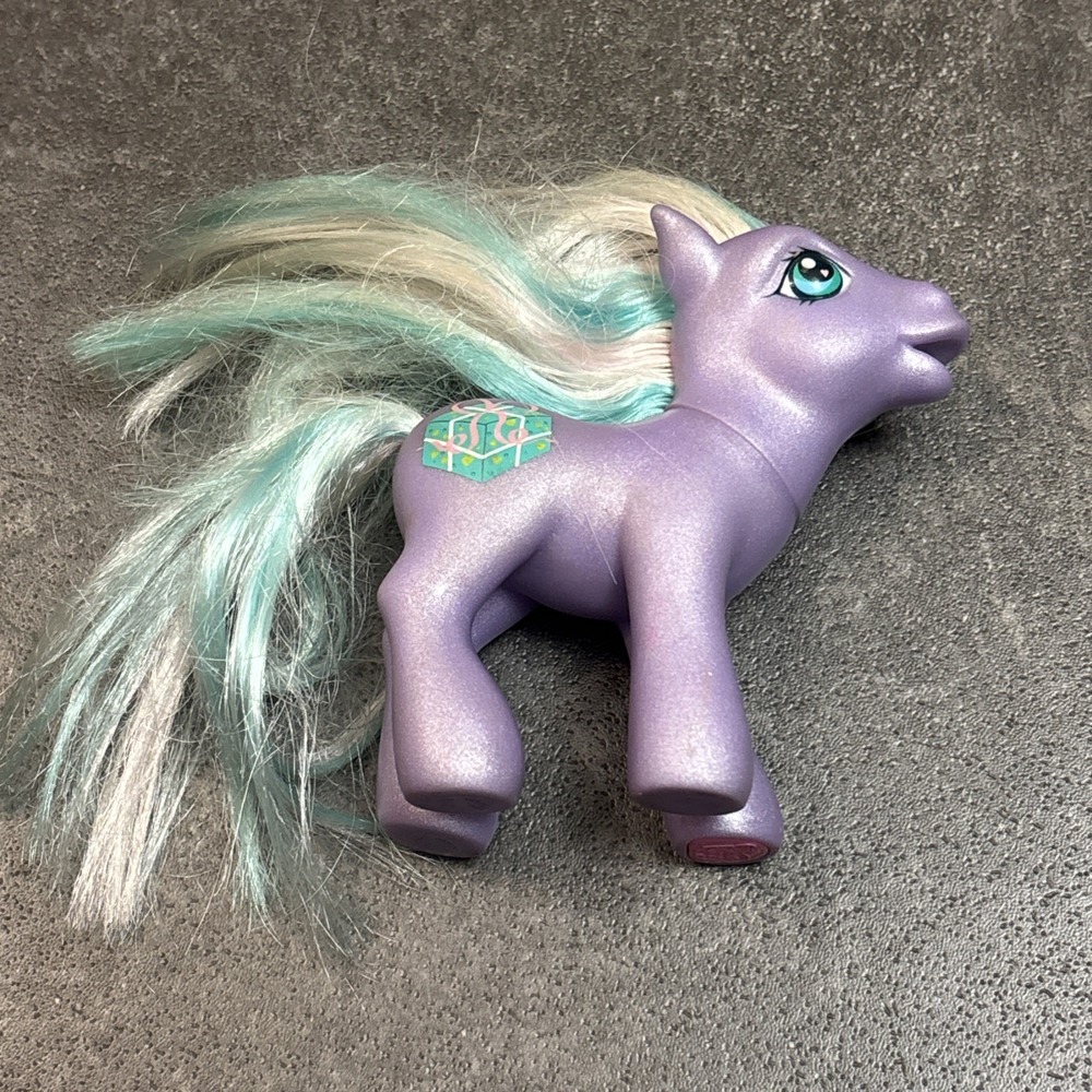 My Little Pony Friends G3 Razzaroo 2002 MLP Hasbro Figure Purple Present Y2K